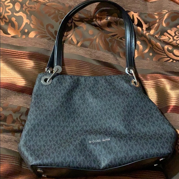 Michael Kors Handbags - 🎉SOLD🎉Michael Kors Bag